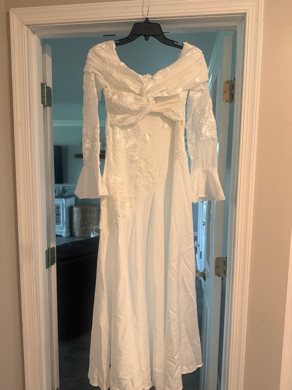 NWT Anewsta White Lace and Satin Long Sleeve Women's Dress